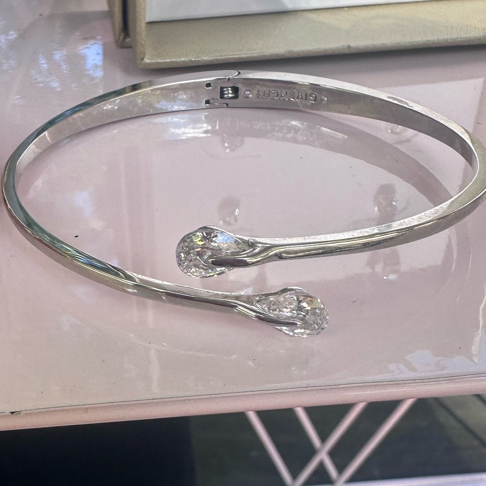GIVENCHY BANGLE BRACLETE